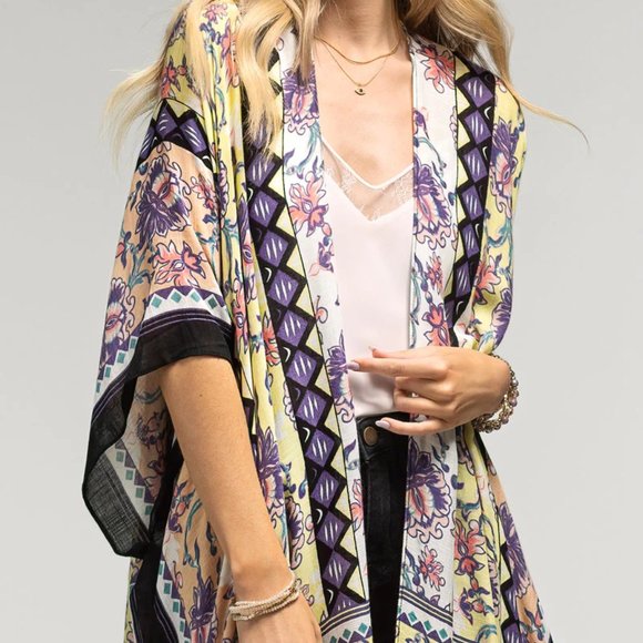 Powder Yellow Floral Chloé Kimono - Picture 6 of 7